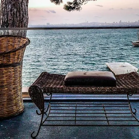 The Lucky Dreamer Villa Adalar